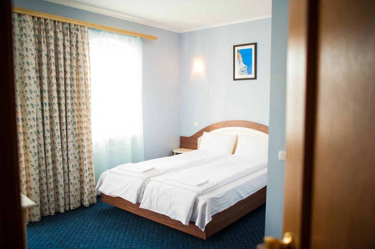 Hotel Zelenyi Klyn Iwano-Frankiwsk Zewnętrze zdjęcie