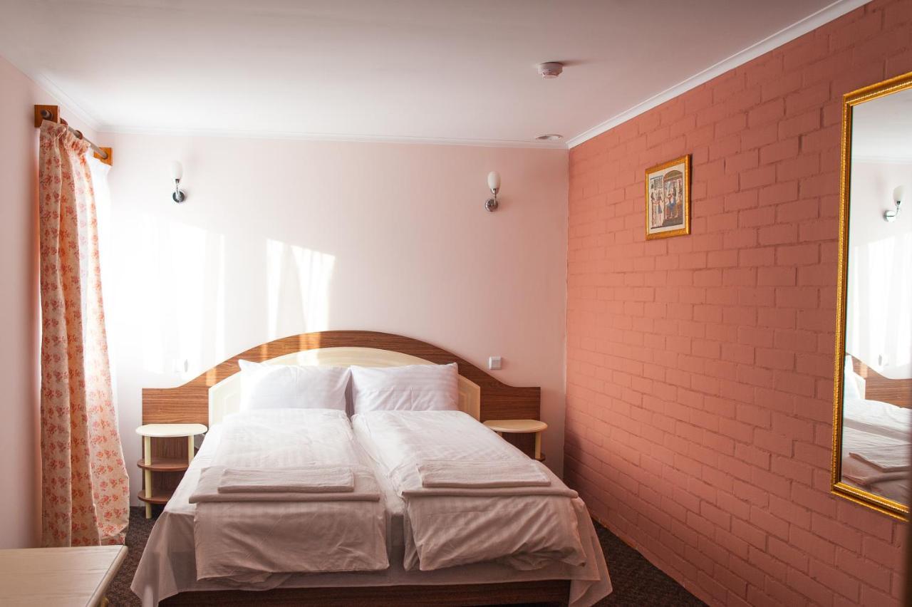Hotel Zelenyi Klyn Iwano-Frankiwsk Zewnętrze zdjęcie